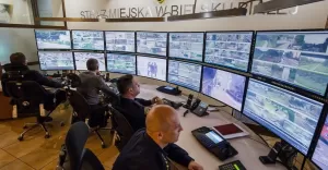 Mężczyzna zniszczył sprzęt na siłowni plenerowej - Straż Miejska szybko zareagowała