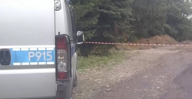 policja zabezpiecza niewybuch