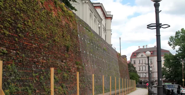 mur zamek