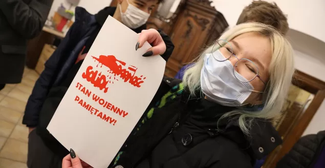 "Tropami Solidarności" - gra miejska w 40. rocznicę stanu wojennego