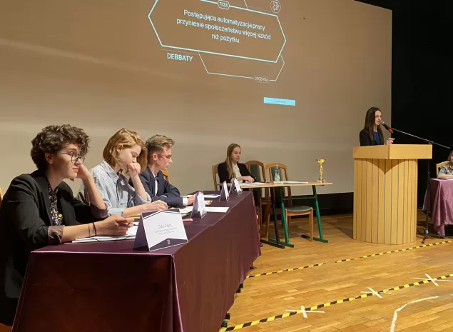 Sukces uczniów V Liceum Ogólnokształcącego w "deBBatach"