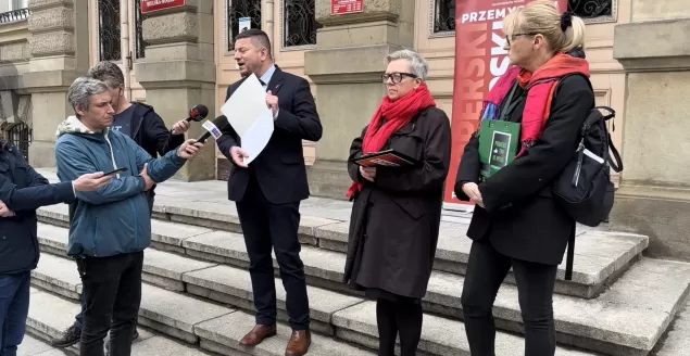 Konferencja prasowa przed bielskim Ratuszem - 19.05.2023