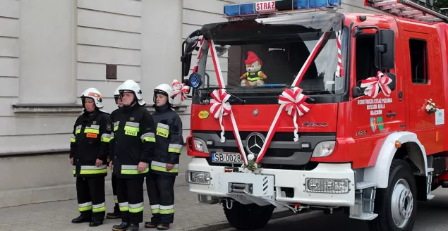 Nowy samochód dla OSP Hałcnów