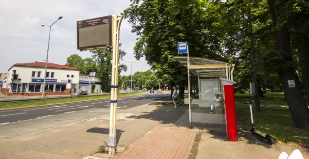 Montaż kolejnych tablic dynamicznej informacji pasażerskiej rozpoczęty
