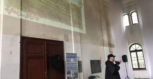 Jacek Proszyk oprowadzi po bielskim Cmentarzu Żydowskim