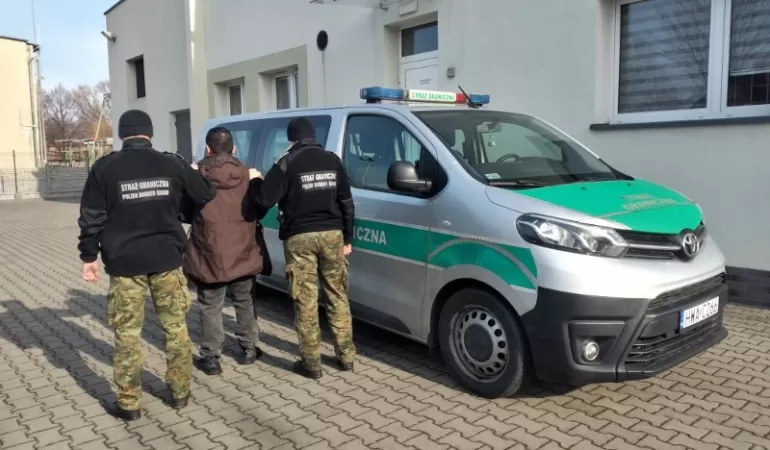 Cudzoziemcy z nieważnymi paszportami zatrzymani w Bielsku-Białej i Czechowicach-Dziedzicach