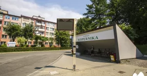 Montaż kolejnych tablic dynamicznej informacji pasażerskiej rozpoczęty