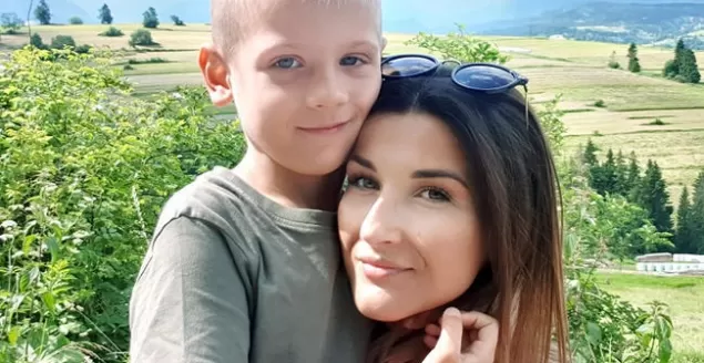Karolina walczy z nowotworem. Trwa zbiórka na operację