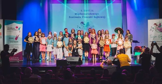 Uczestnicy 4. Międzynarodowego Finału Piosenki Bajkowej