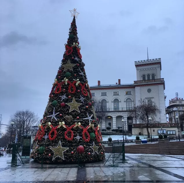 bielskobiała,bielsko,zamek,plchrobrego,choinka,grudzień,śnieg,ilovebb,fotodnia,instagram