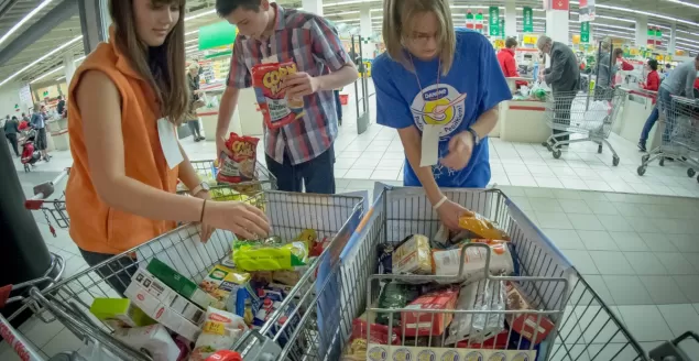 zbiórka żywności, podziel się posiłkiem