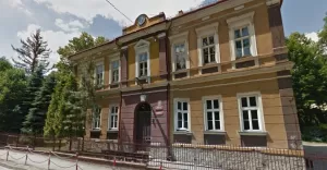 szkoła w kamienicy