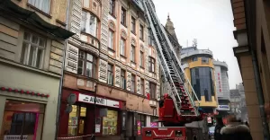 Straż pożarna strąca sople - 5.03.2018
