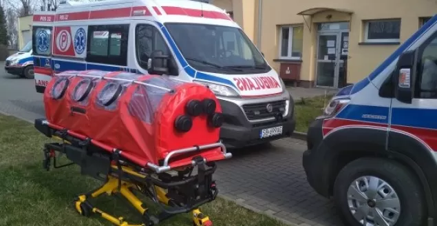Pogotowie ratunkowe zostało zaopatrzone w komorę ochronną