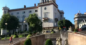 zamek, chrobrego, słonecznie