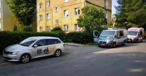 Potrącenie pieszego przez Skodę na Żeromskiego