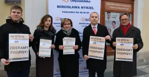 Konferencja prasowa inaugurująca w regionie zbiórkę podpisów pod obywatelskim projektem ustawy "Tak dla In Vitro" -