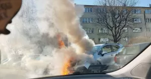 Pożar samochodu osobowego przy ul. Spółdzielców w Bielsku-Białej - 28.02.2023