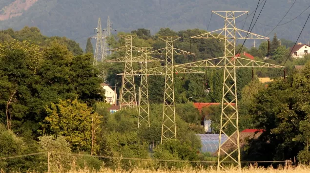 słupy, napięcie