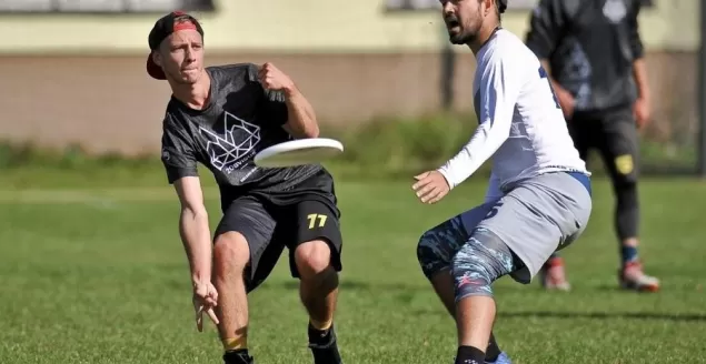 Czym jest Ultimate Frisbee? Pokażą podstawy i zasady gry