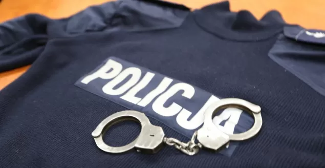 policja, kajdanki, zatrzymanie