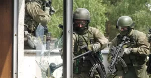 44-latek chciał skoczyć z okna. Interweniowali antyterroryści