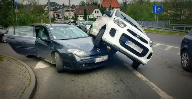 Niecodzienna kolizja na ul. Jana III Sobieskiego