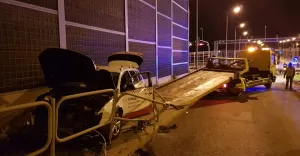 Nocna kraksa na skrzyżowaniu - 23.09.2018