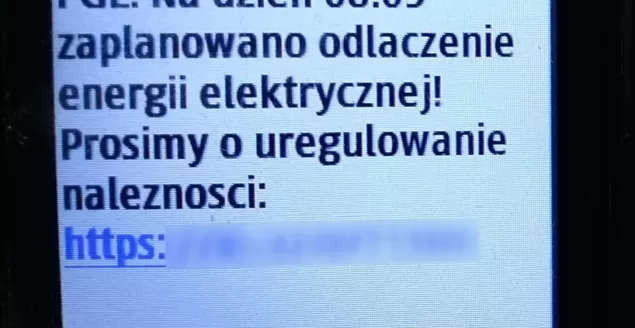 Dostał SMS od oszustów o zaległości w płatnościach. Policja ostrzega