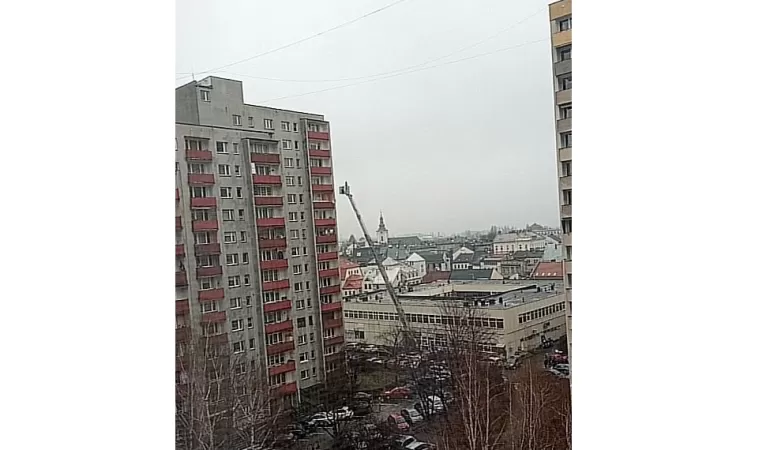 Nie było kontaktu z 90-letnią mieszkanką bloku przy Dmowskiego. Interweniowała straż pożarna