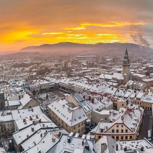 PocztowkazBielska,Bielsko,BielskoBiała,Starówka,Rynek,Poranek,WschódSłońca,Beskidy,Listopad,Lo