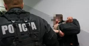 Pobił butelką i ukradł pieniądze. Sprawca rozboju aresztowany