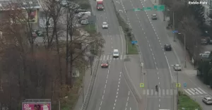 Plaga niebezpiecznych zdarzeń na przejściach. Policjanci apelują