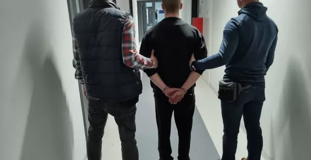 13 000 plików z dziecięcą pornografią. Publikował je w internecie