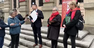 Konferencja prasowa przed bielskim Ratuszem - 19.05.2023