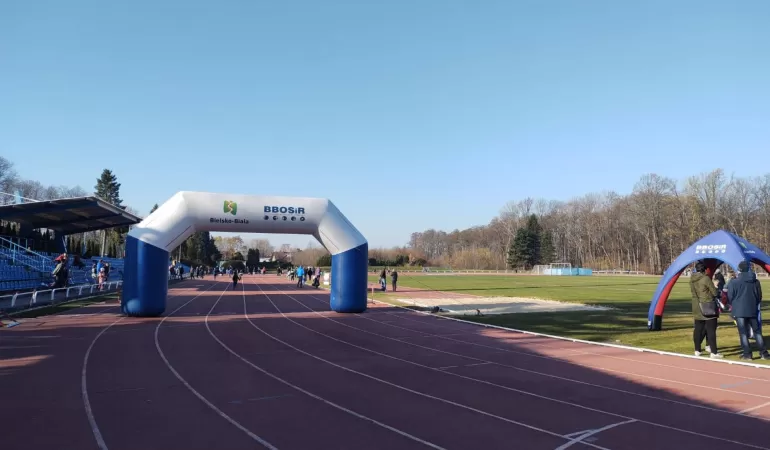 Młodzieżowe Biegi Niepodległości na Stadionie Lekkoatletycznym w Wapienicy