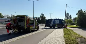 Groźny zdarzenie w Wapienicy: rowerzystka potrącona przez śmieciarkę trafiła do szpitala