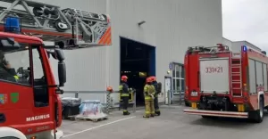 Pożar w jednej z bielskich fabryk. Zapaliła się linia produkcyjna