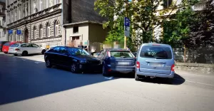 Samochodowe domino na ulicy Cieszyńskiej