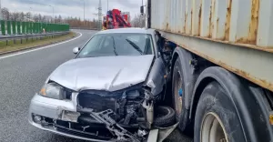 Kolizja na zakręcie idiotów - 5.04.2022
