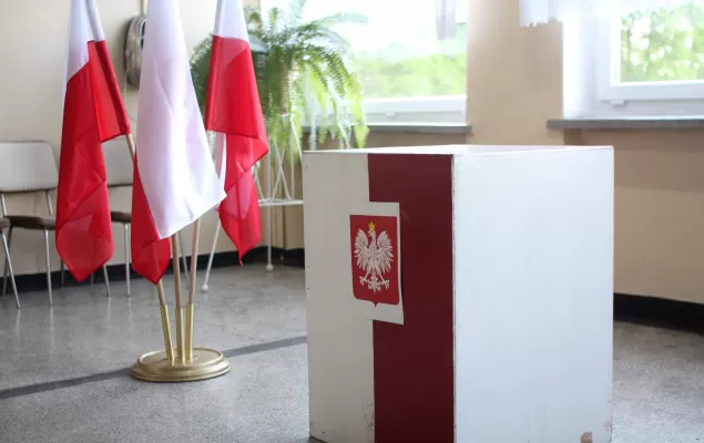 Zgon w lokalu nr 44 oraz agresywne zachowania względem komisji w lokalu nr 65