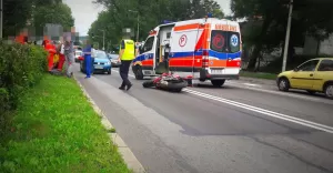 Zderzenie motocykla i osobówki na ul. Piastowskiej