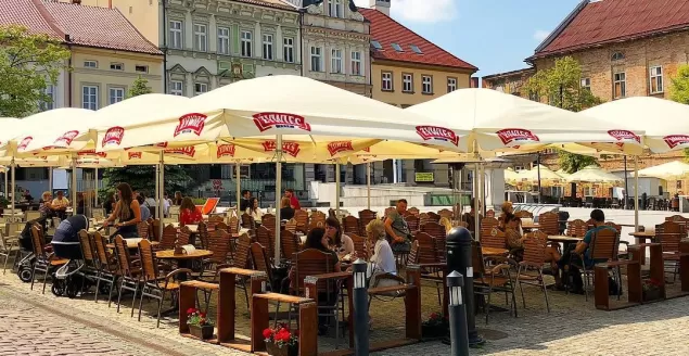 terazwbielsku,bielsko,bielaskobiała,rynek,maj,słonecznie,ogródekletni,starówka,fotodnia,instagr