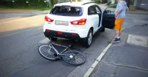 Rowerzysta wjechał w samochód - 23.07.2017