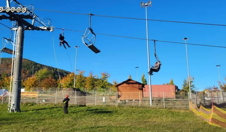 Ewakuacja kolei linowej na Stoku Dębowca. Test gotowości przed sezonem