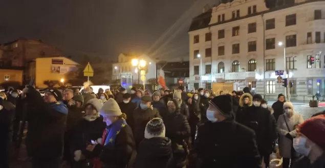 Bielszczanie protestowali przeciwko "lex TVN". Pikieta na pl. Chrobrego