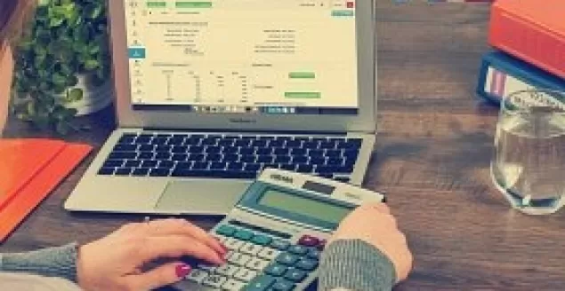 Jak sfinansować wyjazd dziecka na wakacje?